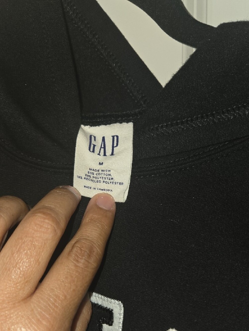 GAP Black Hoodie with White Logo - Picture 3 of 4